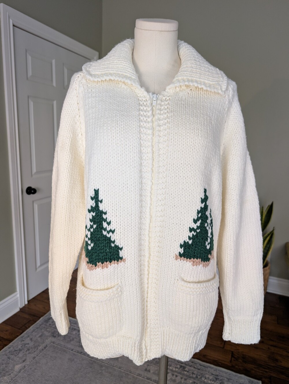 Handmade Cowichan Style Sweater Winter Scene Chunky Knit Cabin Size L